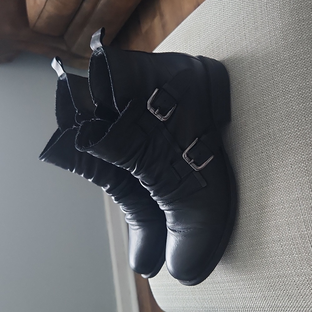 Miz Mooz blk leather boots